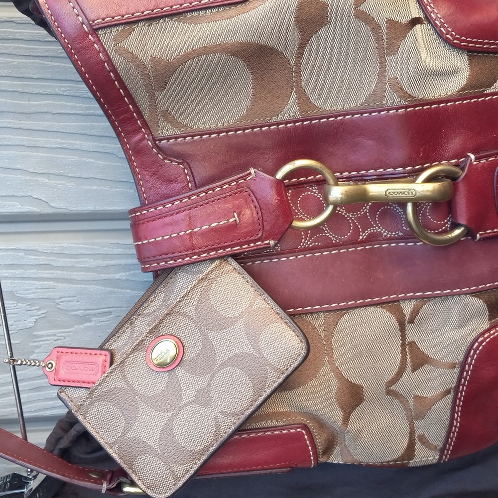 Coach red set - Picture 2 of 11